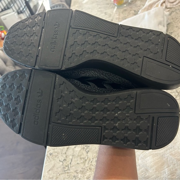 Adidas Swift Run 22 Black on Black - Picture 4 of 7